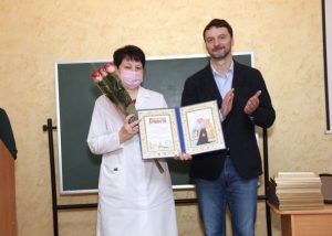 Глава Раменского г.о. Виктор Неволин вручил награды медицинским работникам Раменской ЦРБ