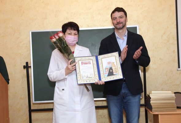 Глава Раменского г.о. Виктор Неволин вручил награды медицинским работникам Раменской ЦРБ