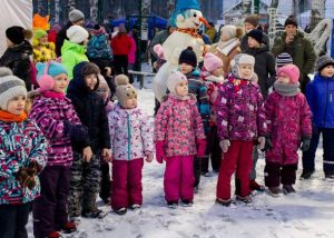 В Раменском городском парке зажгли иллюминацию и открыли каток