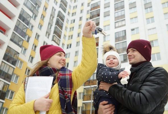 5 молодых семей Раменского получили свидетельства на приобретение жилья