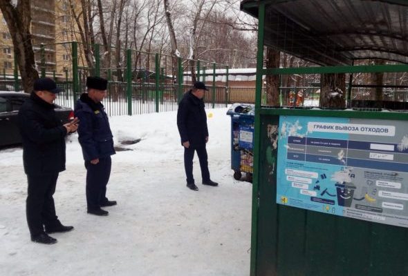 Дежурные экипажи Госадмтехнадзора в дни новогодних каникул помогли навести порядок на 29 контейнерных площадках в Раменском округе и г.о. Жуковский