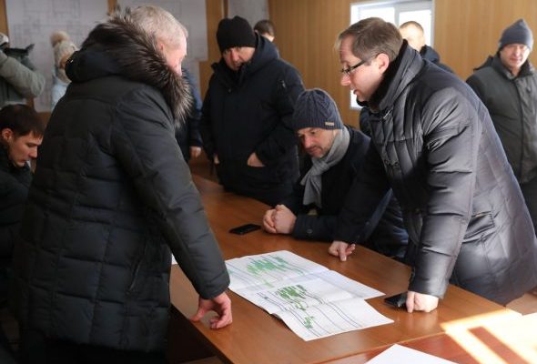 Роман Терюшков проверил ход строительства школы на ул. Молодежная