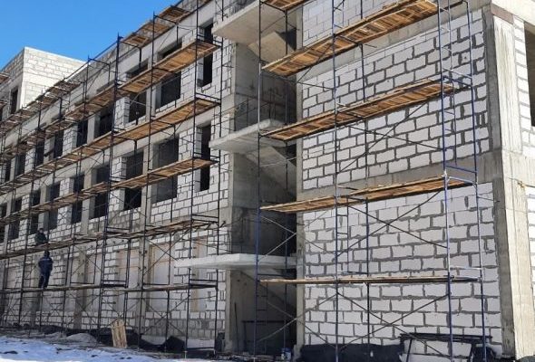 Совещание по срокам выполнения работ на строительстве школы в микрорайоне №10 провели на объекте