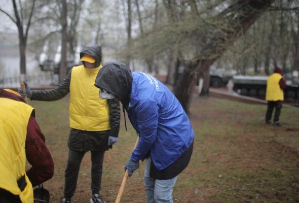 Городской парк стал центральной площадкой для проведения областного субботника в Раменском
