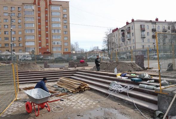 На площади Победы в Раменском возобновлены ремонтно-реставрационные работы