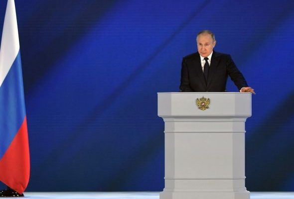 Владимир Путин выступил за оплату больничных по уходу за ребенком до 7 лет в полном объеме, вне зависимости от стажа