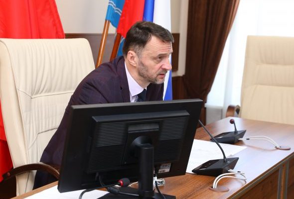 Глава округа Виктор Неволин провел еженедельное оперативное совещание администрации