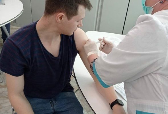 Строителей Раменского будут прививать от COVID-19