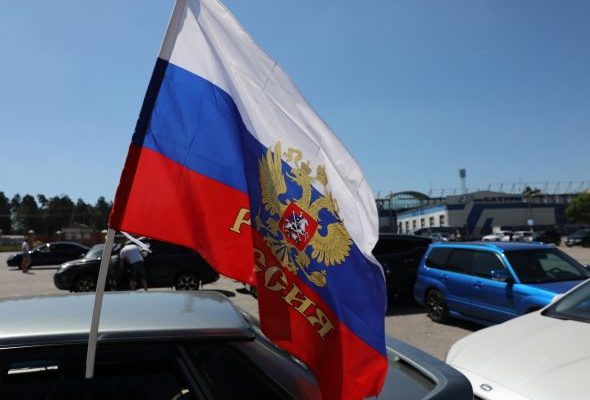 На парковке стадиона «Сатурн» прошёл автомобильный флешмоб «Спасибо врачам!»