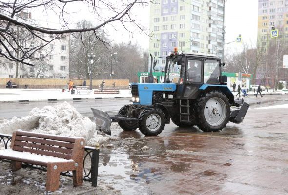 Дорожные службы Раменского округа устраняют последствия снегопада
