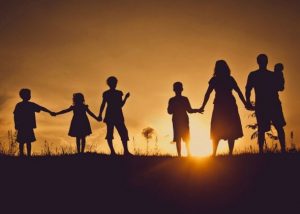 Как продлить удостоверение многодетной семьи?