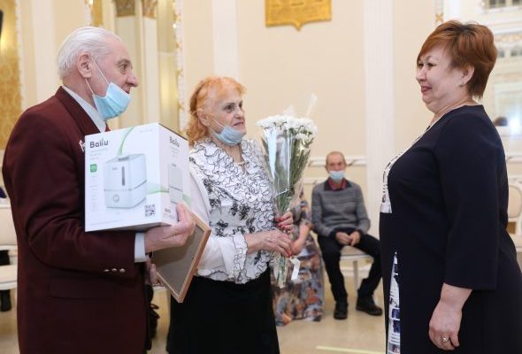 В преддверии Нового года в Раменском управлении загс собрались семьи-юбиляры совместной жизни