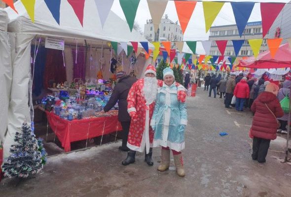 Новогодняя ярмарка прошла у ТЦ «Солнечный»