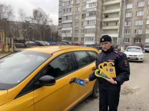 Сотрудники Госавтоинспекции при поддержке «Рамавтодора» провели акцию «Безопасный двор»