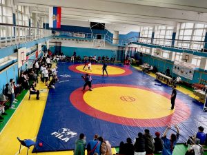 Победителя соревнований по борьбе на поясах из Раменского поздравил Роман Терюшков