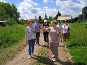 18 июня директор МКУ «ТУ Новохаритоновское» Нина Ширенина провела встречу  с жителями  д.Меткомелино