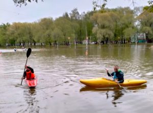 В спортивно-туристском клубе «ВездеХод» начались тренировки на открытой воде на озере Пионер