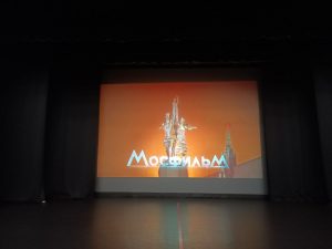 Ребят из школьных лагерей пригласили на кинопоказ