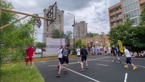 В 11 часов дан старт турниру по стритболу