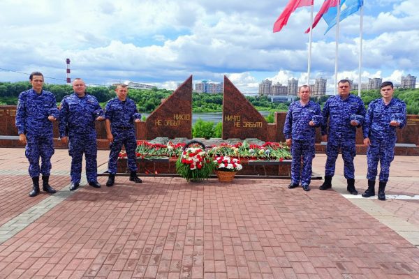 В Подмосковье сотрудники Росгвардии приняли участие в акции «Минута молчания»