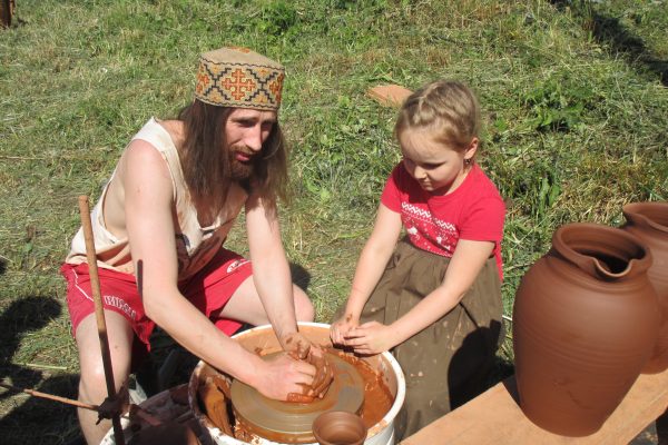 Летний фестиваль керамики «ГЖЕЛЬФЕСТ» состоялся 2 июля в селе Речицы