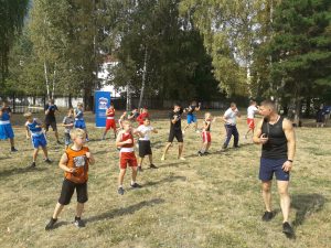 День бокса в Раменском отметили открытой тренировкой на свежем воздухе