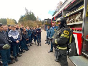 Экскурсию пожарно-спасательной части №42 провели для Раменских студентов