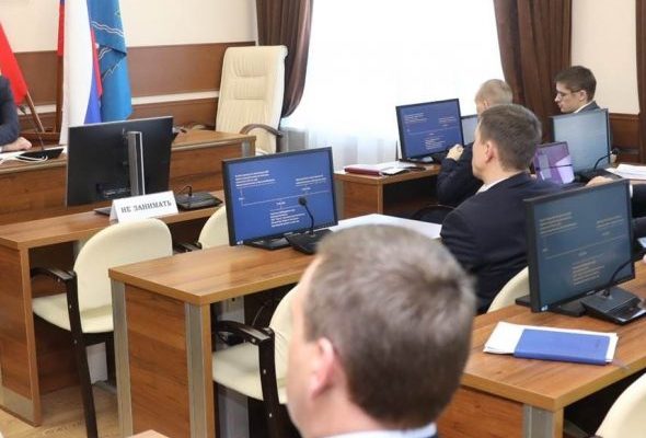 На оперативном совещании с директорами теруправлений, руководителями УК и ресурсоснабжающих организаций определены задачи на новую рабочую неделю