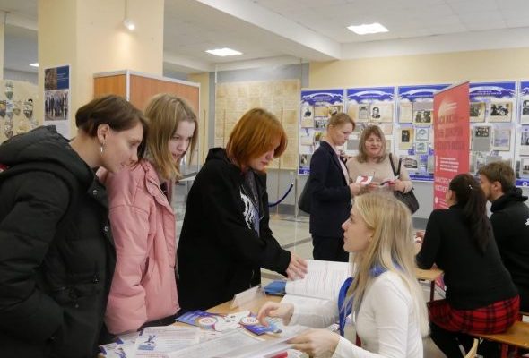 Специалисты Раменского молодежного центра приняли участие в «Дне карьеры»