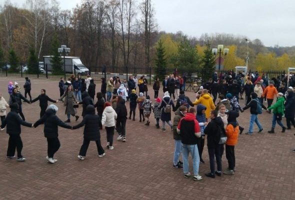 У спортивного комплекса «Борисоглебский» начинается фестиваль «Наша страна Россия», посвященный Дню народного единства.