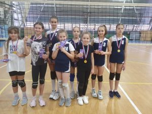 Волейболистки из Раменского привезли золото из Дедовска