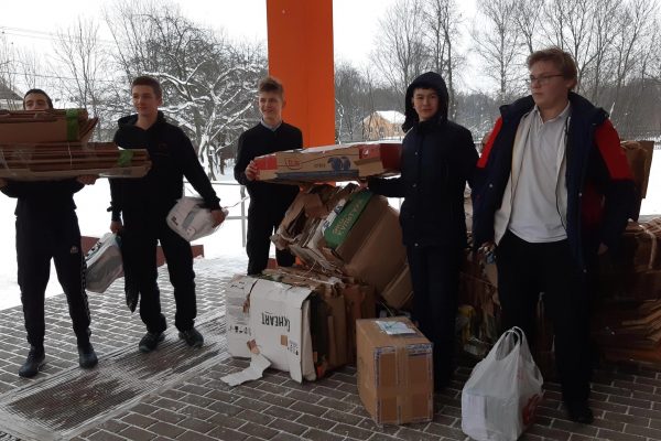 В этом учебном году Софьинская школа продолжает участие в федеральном экопроекте «Разделяй и умножай»