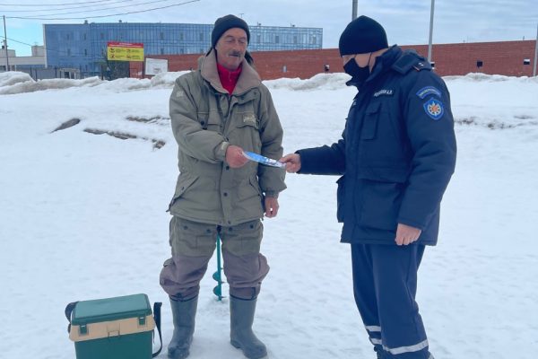 «Мособлпожспас» проверяет состояние льда на водоемах