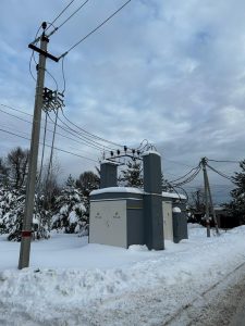 «Мособлэнерго» установило 2 новые трансформаторные подстанции в деревне Кошерово Раменского г.о.