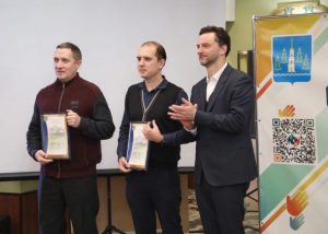 Виктор Неволин наградил специалистов Раменского молодежного центра