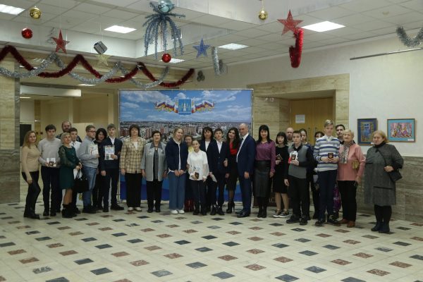 Во дворце культуры им. Воровского прошло торжественное вручение паспортов