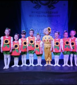 Коллектив «Ровестник» участвовал в фестивале-конкурсе «Зимние узоры»