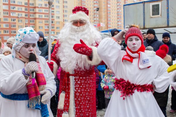 Новогодние программы во дворах состоятся в дни каникул