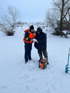 Мособлпожспас продолжает проверять толщину льда на водоемах Подмосковья