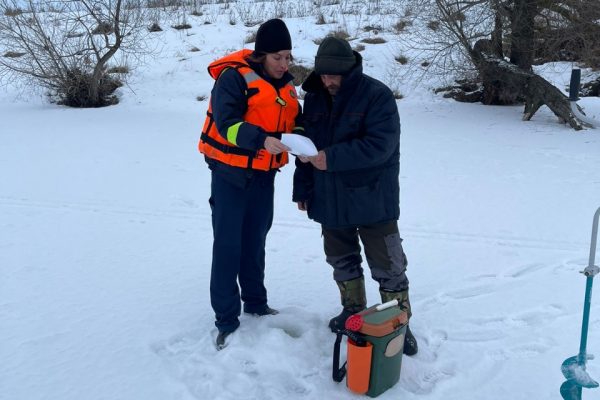 Мособлпожспас продолжает проверять толщину льда на водоемах Подмосковья