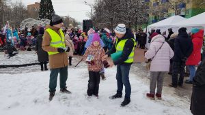 Госавтоинспекторы, сотрудники «Рамавтодора» и волонтёры провели профилактический ликбез для детей и родителей