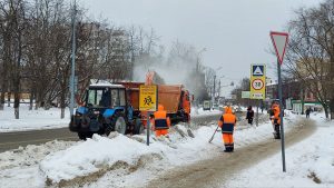 Службы дорожного хозяйства продолжают работы в рамках зимнего содержания дорог