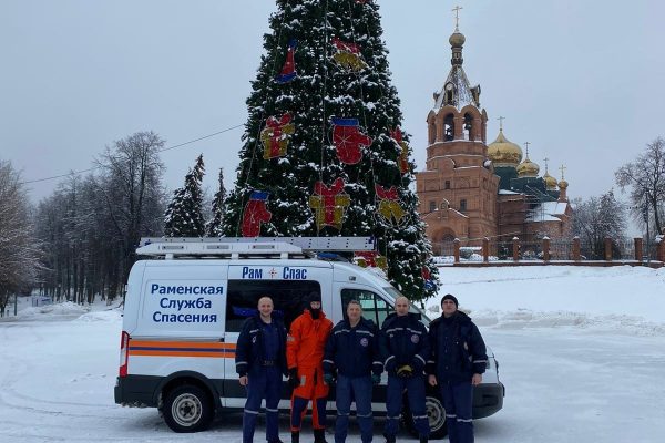 Двух человек спасли во время пожара, вскрыли пять дверей, несколько раз помогли скорой и оказавшимся в сложной ситуации