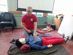 Проводятся неформальные мероприятия по обучению персонала предприятий действиям в случае возникновения пожара