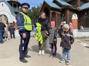 Госавтоинспекторы поздравляют жителей и гостей Раменского городского округа со Святой Пасхой