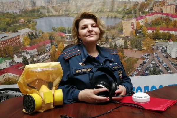 Инспектор отдела надзорной деятельности рассказывает о правилах пожарной безопасности и возможности обезопасить свое жилье