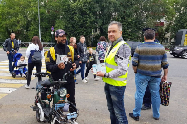 Автоинспекторы, сотрудники Рамавтодора и волонтеры провели профилактический рейд «Безопасный пешеход»