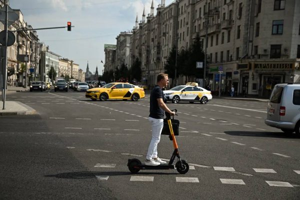 Электросамокатам добавили правил