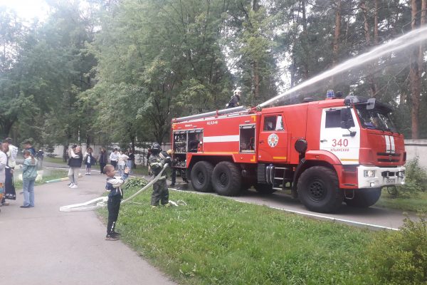 Пожарные ГКУ МО «Мособлпожспас» рассказали о мерах пожарной безопасности в санатории «Кратово»