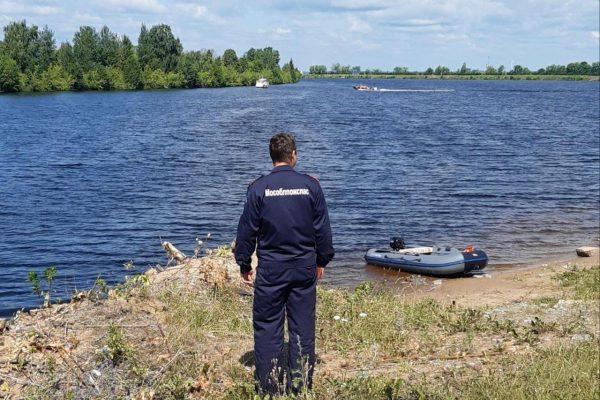 Спасатели ГКУ МО «Мособлпожспас» напоминают жителям Подмосковья о запрете купания в состоянии алкогольного опьянения